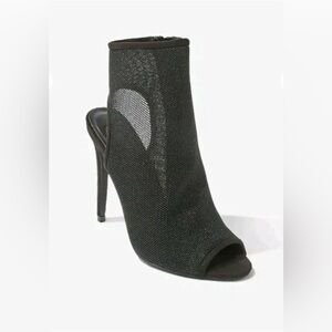 So Me Penny Mesh Peep—Toe Bootie heels Black | Size 10 | Runs Small.